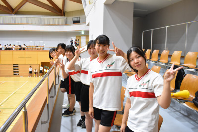 ８